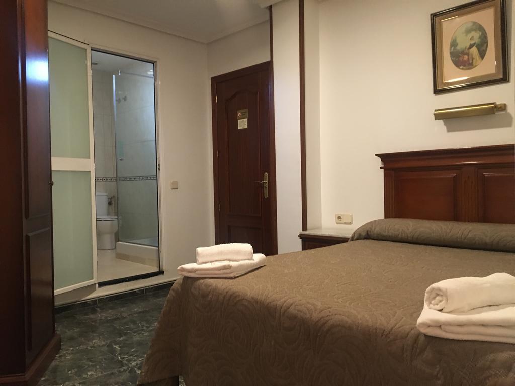 Hostal Conchita Legazpi Madrid Ngoại thất bức ảnh