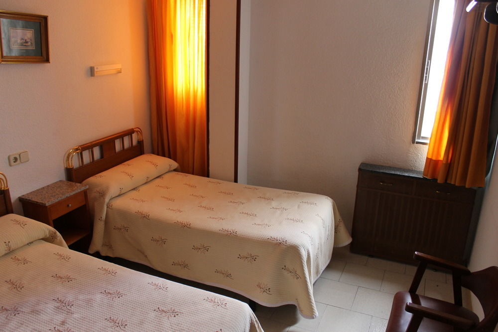 Hostal Conchita Legazpi Madrid Ngoại thất bức ảnh
