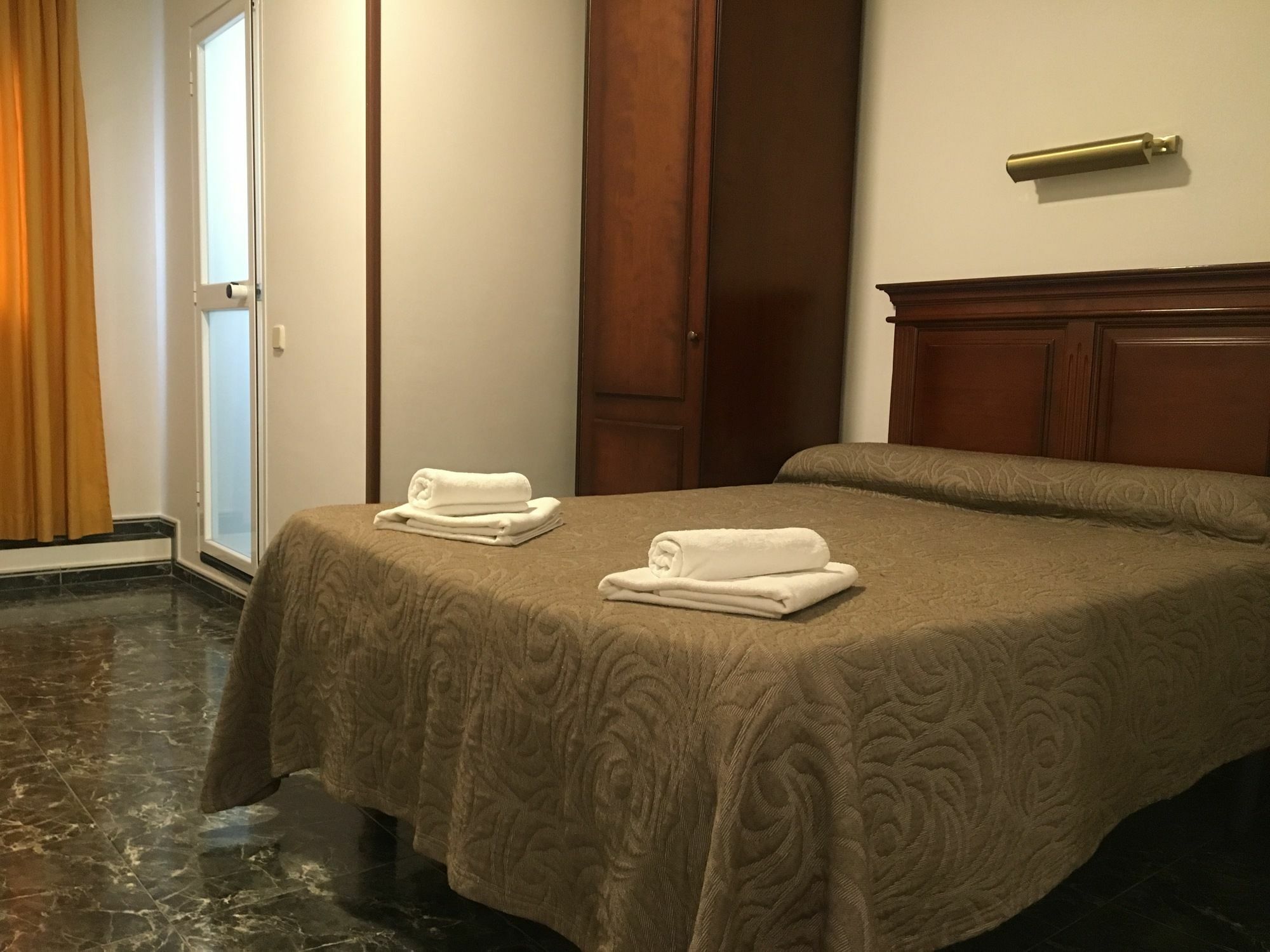 Hostal Conchita Legazpi Madrid Ngoại thất bức ảnh