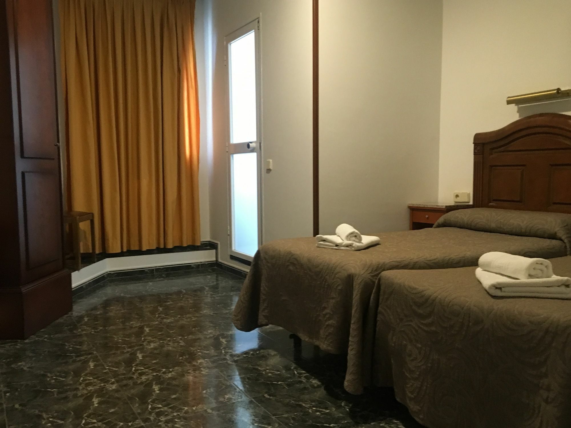Hostal Conchita Legazpi Madrid Ngoại thất bức ảnh