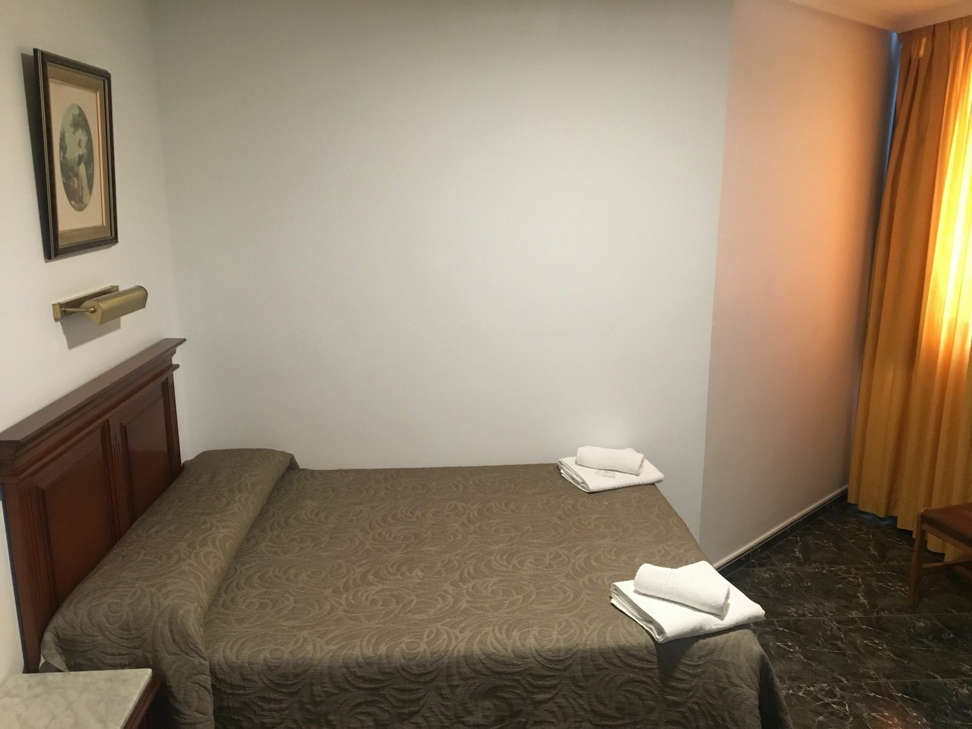 Hostal Conchita Legazpi Madrid Ngoại thất bức ảnh