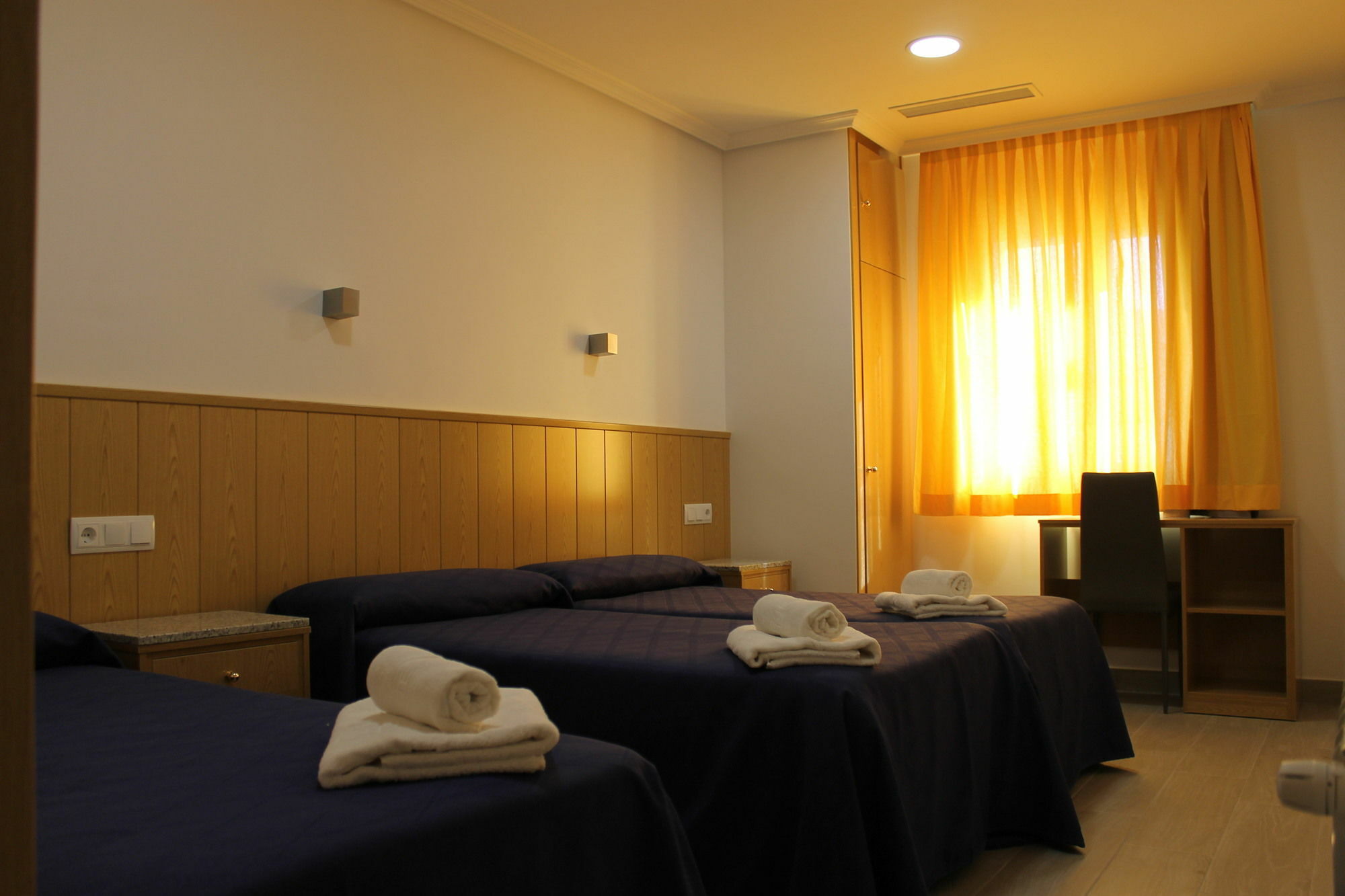 Hostal Conchita Legazpi Madrid Ngoại thất bức ảnh