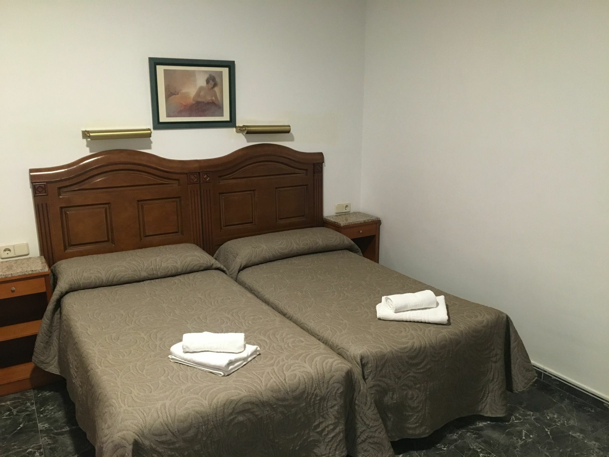 Hostal Conchita Legazpi Madrid Ngoại thất bức ảnh