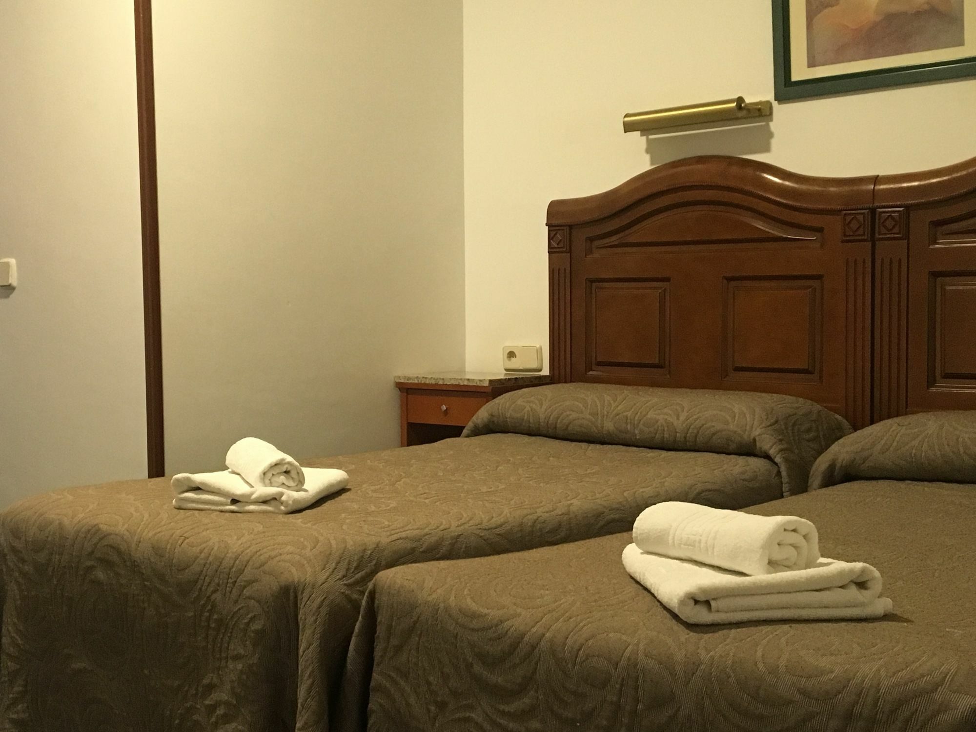 Hostal Conchita Legazpi Madrid Ngoại thất bức ảnh